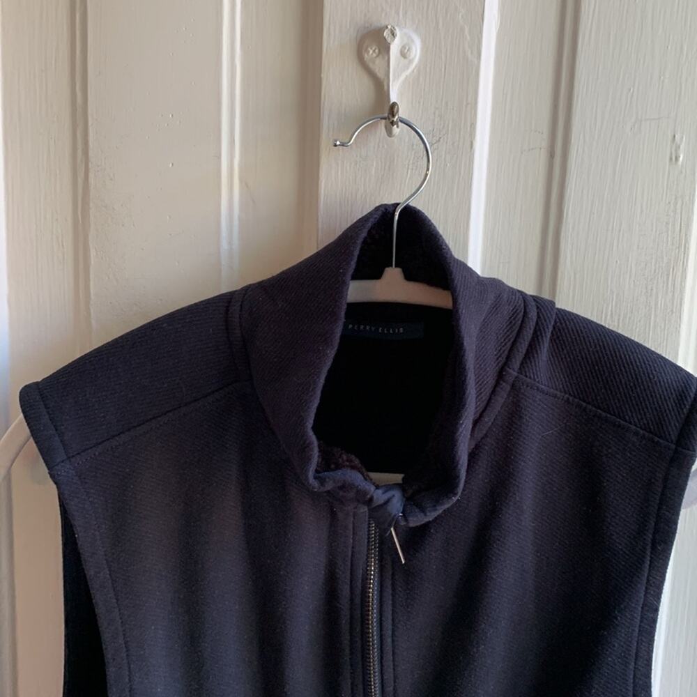 Perry Ellis Zip Up Vest - Picture 2 of 7